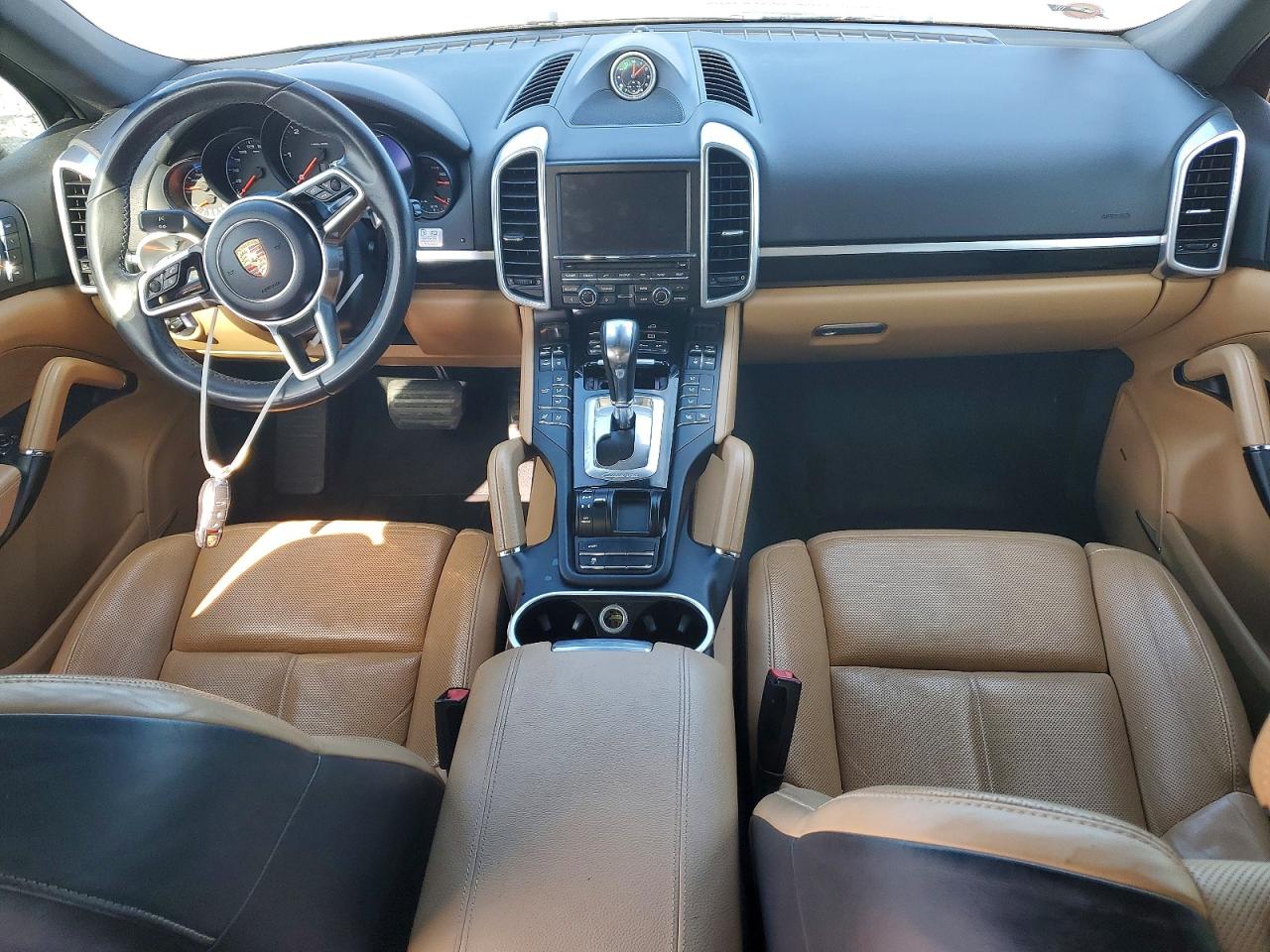 2015 PORSCHE CAYENNE