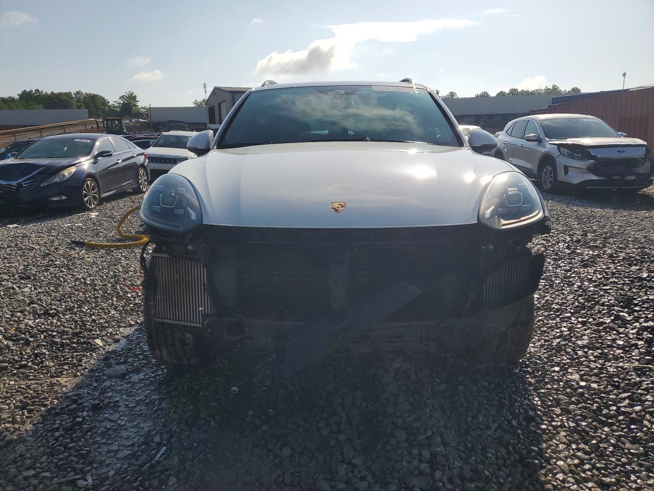 2015 PORSCHE CAYENNE