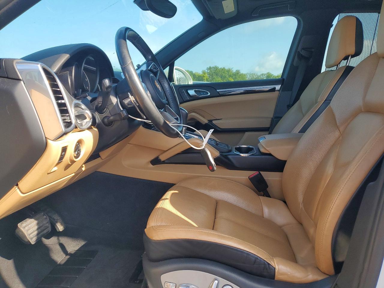 2015 PORSCHE CAYENNE