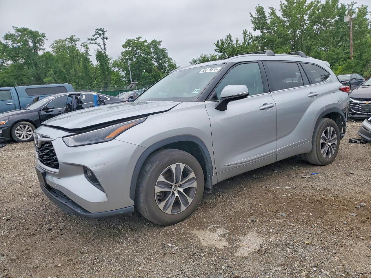 2022 TOYOTA HIGHLANDER XLE