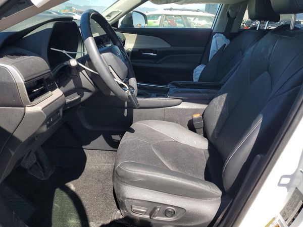 2024 TOYOTA GRAND HIGHLANDER