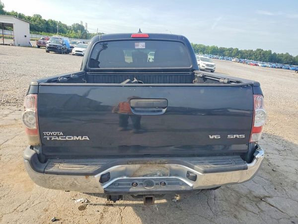 2015 TOYOTA TACOMA Delux Grade