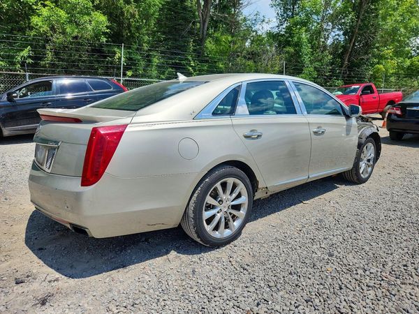 2013 CADILLAC XTS Premium