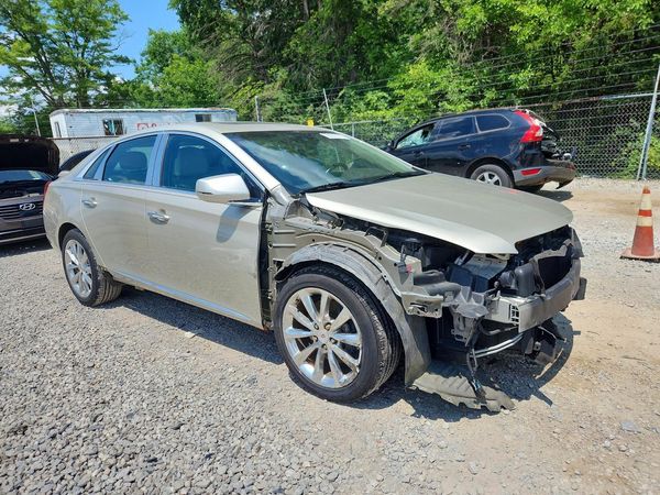 2013 CADILLAC XTS Premium