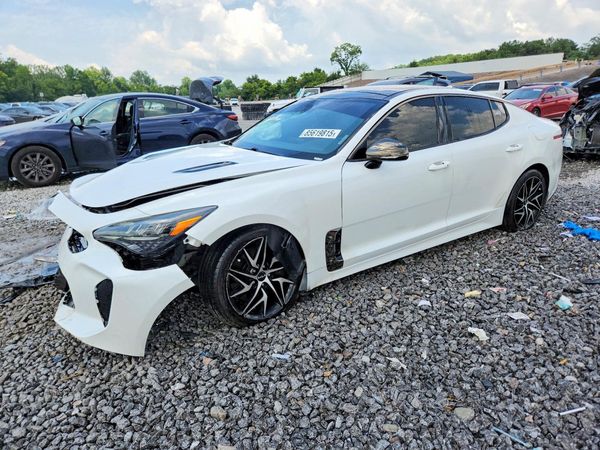 2022 KIA STINGER