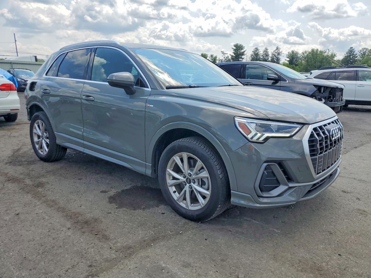 2025 AUDI Q3 S Line quattro Premium