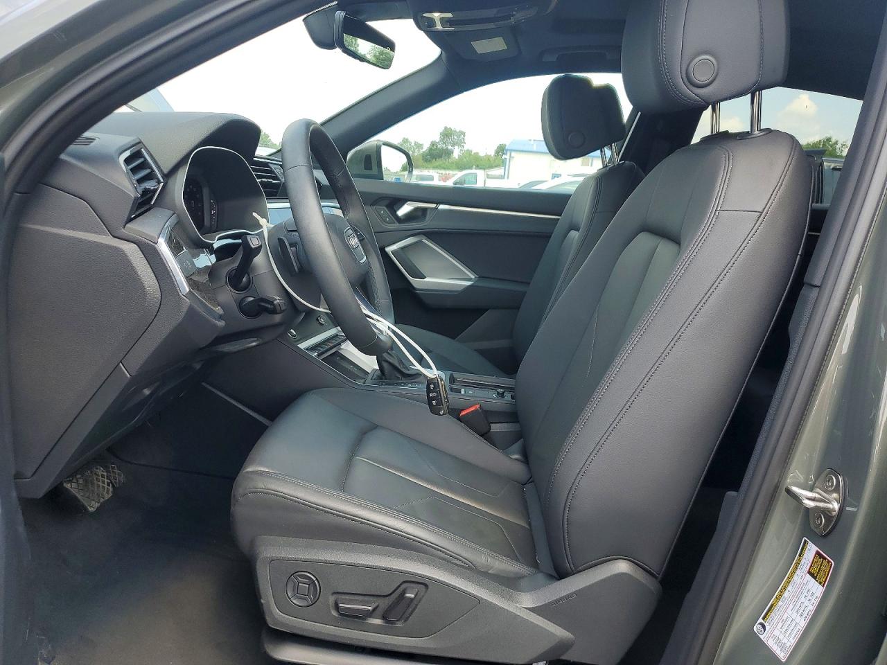 2025 AUDI Q3 S Line quattro Premium