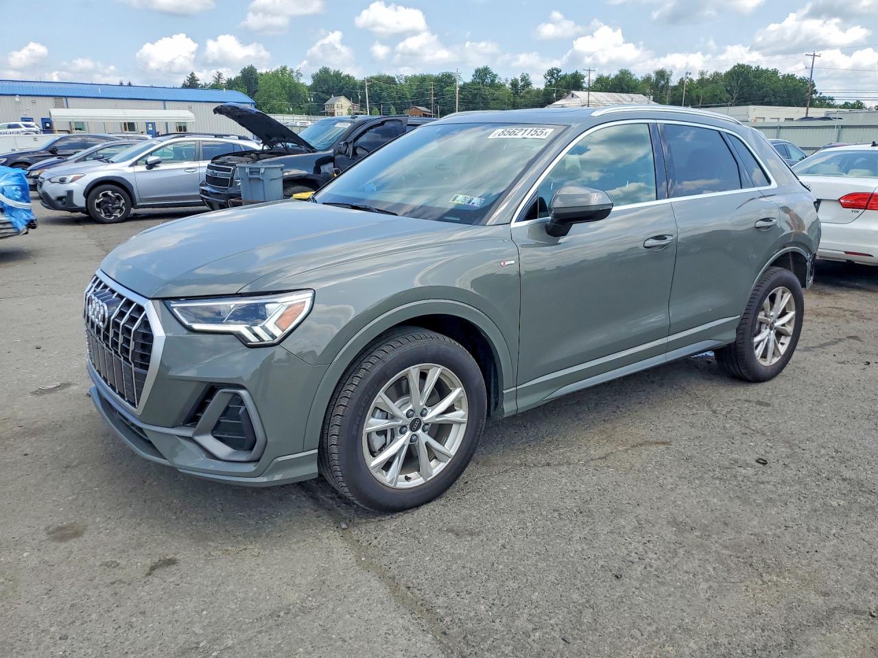 2025 AUDI Q3 S Line quattro Premium