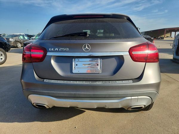 2018 MERCEDES-BENZ GLA GLA250