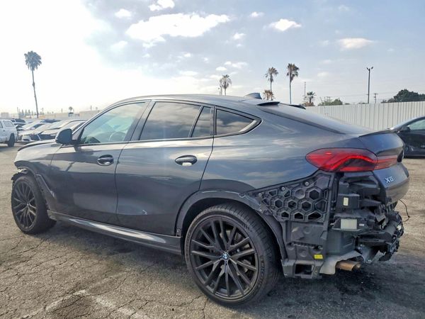 2022 BMW X6 xDrive40i