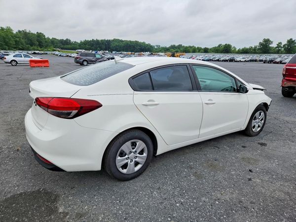 2017 KIA FORTE LX Base