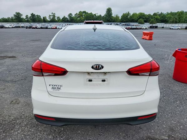 2017 KIA FORTE LX Base