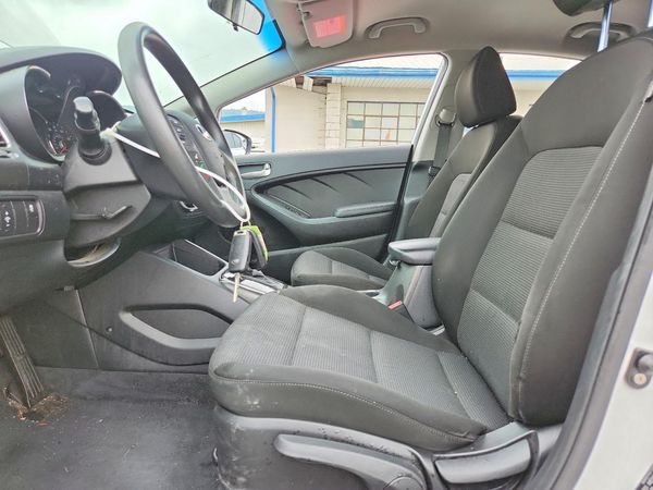 2017 KIA FORTE LX Base
