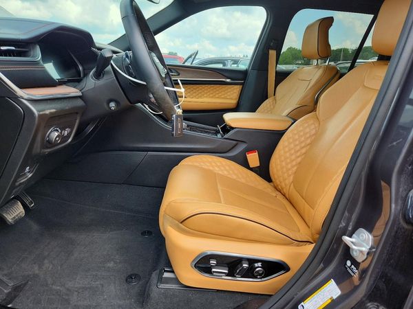 2025 JEEP GRAND CHEROKEE Summit