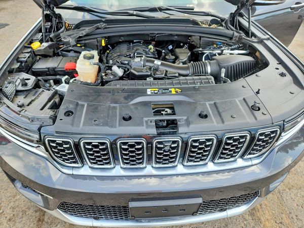 2025 JEEP GRAND CHEROKEE Summit