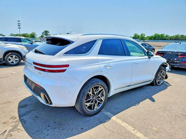 2023 GENESIS GV70