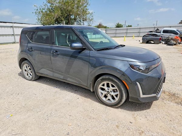 2023 KIA SOUL LX, S — Passenger 3/4
