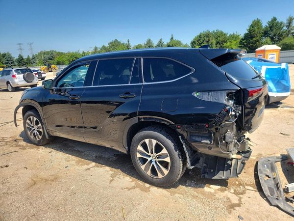 2021 TOYOTA HIGHLANDER XLE Nav