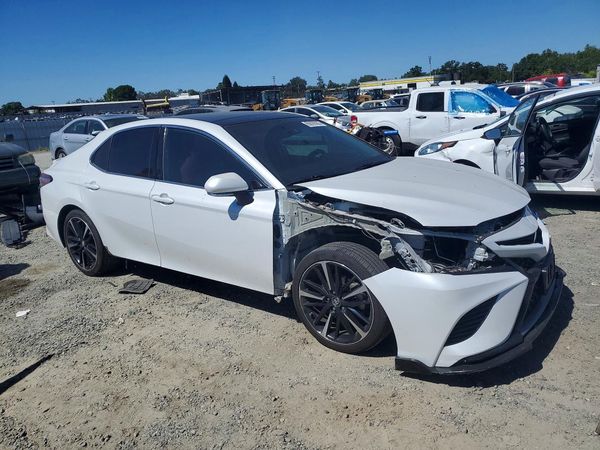2019 TOYOTA CAMRY XSE — Passenger 3/4