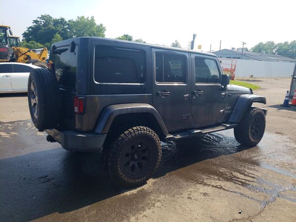 2016 JEEP WRANGLER UNLIMITED SAHARA 4X4
