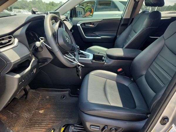 2023 TOYOTA RAV4 XLE Premium
