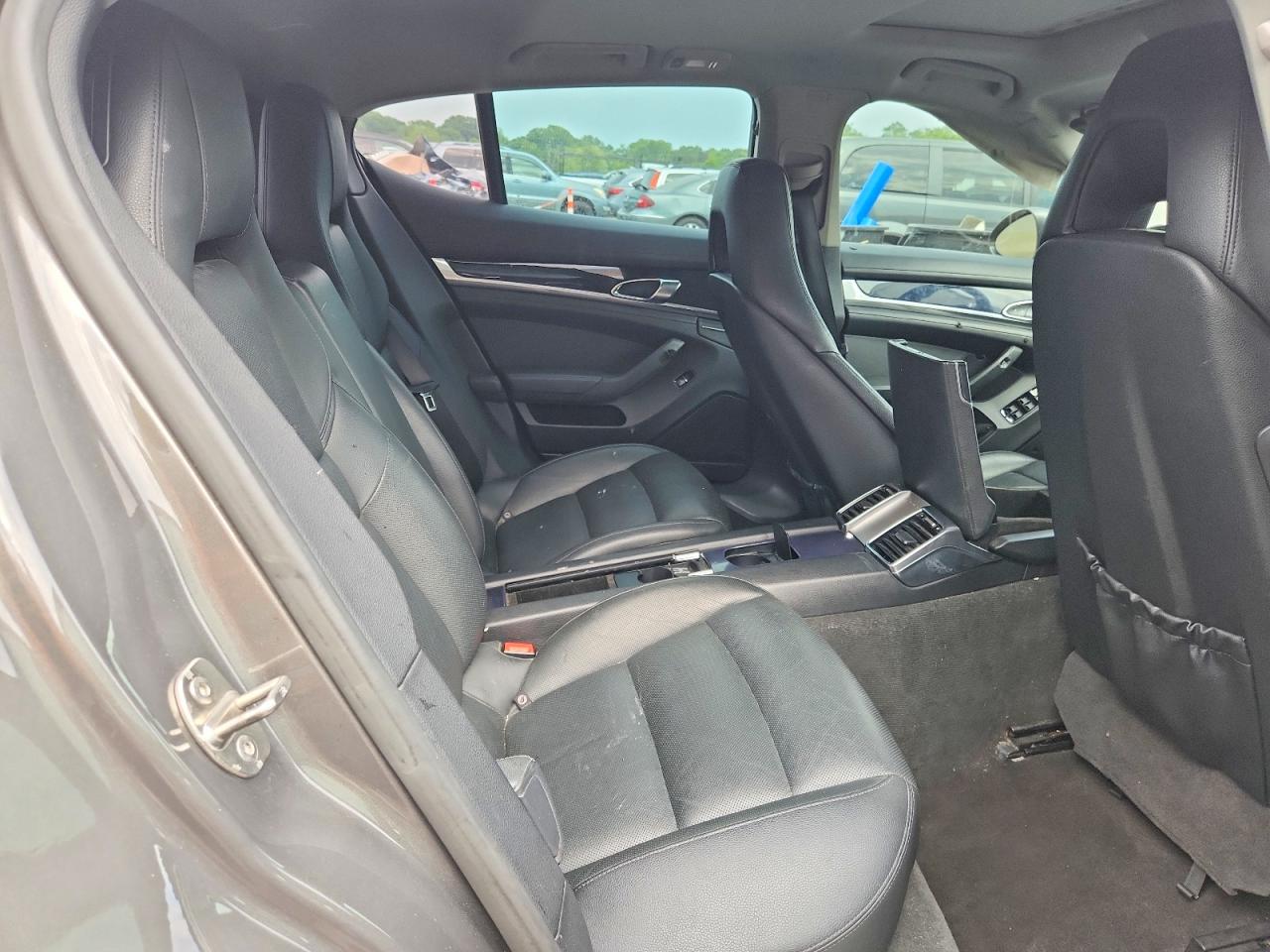 2013 PORSCHE PANAMERA Base (2WD), 4 (4WD)
