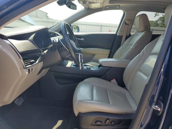 2019 CADILLAC XT4 Premium Luxury — DENT