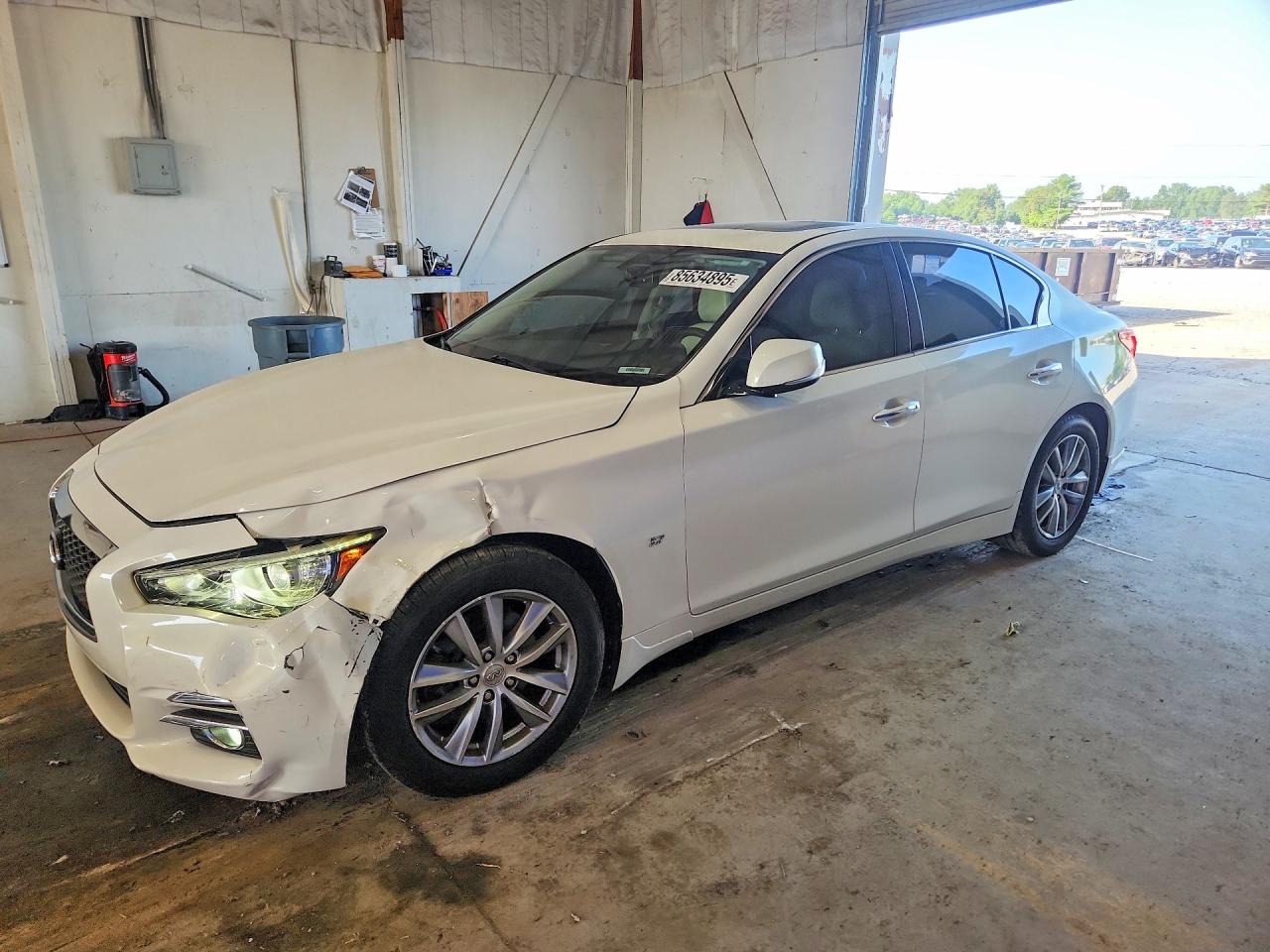2015 INFINITI Q50