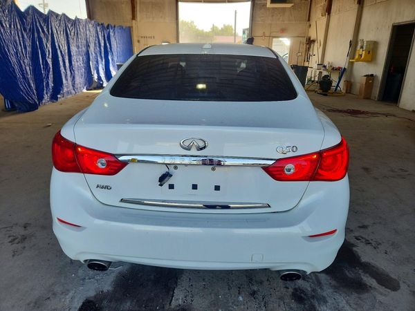 2015 INFINITI Q50