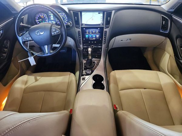 2015 INFINITI Q50