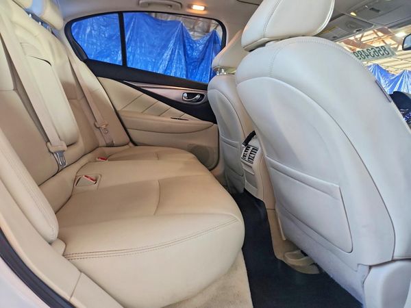 2015 INFINITI Q50