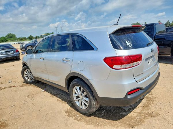 2016 KIA SORENTO L / LX