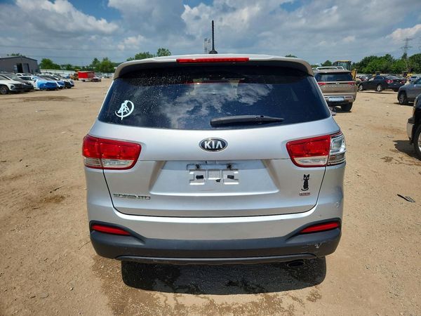 2016 KIA SORENTO L / LX