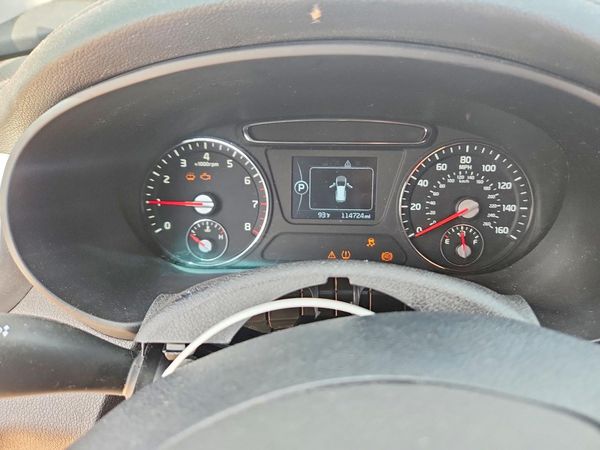 2016 KIA SORENTO L / LX