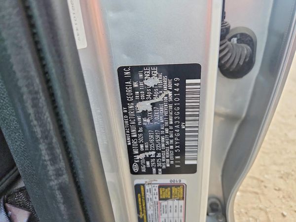 2016 KIA SORENTO L / LX