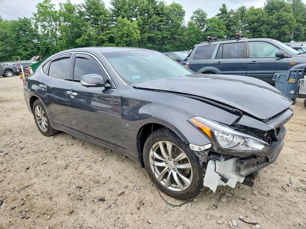 2015 INFINITI Q70