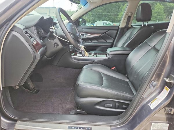 2015 INFINITI Q70