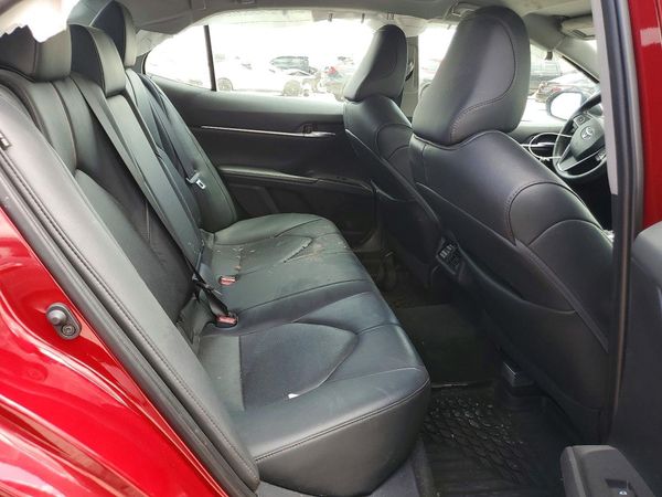 2020 TOYOTA CAMRY XLE