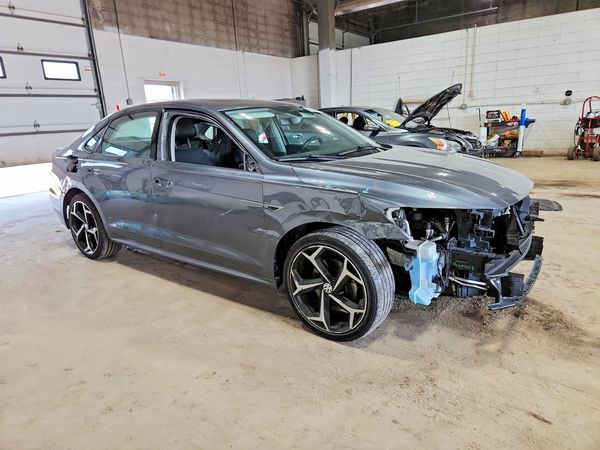 2020 VOLKSWAGEN PASSAT R-Line — Passenger 3/4