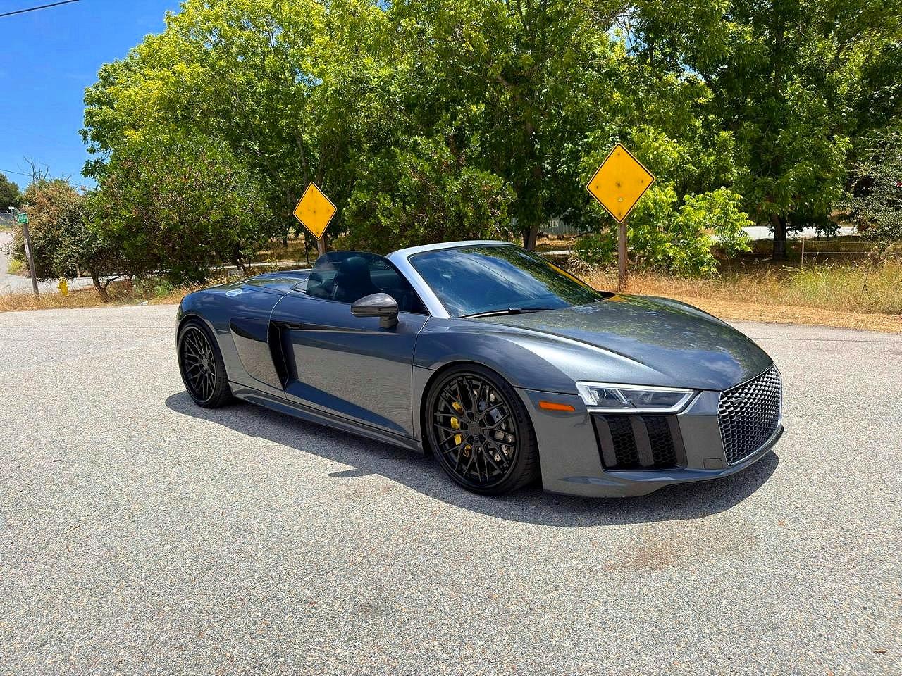 2017 AUDI R8 V10
