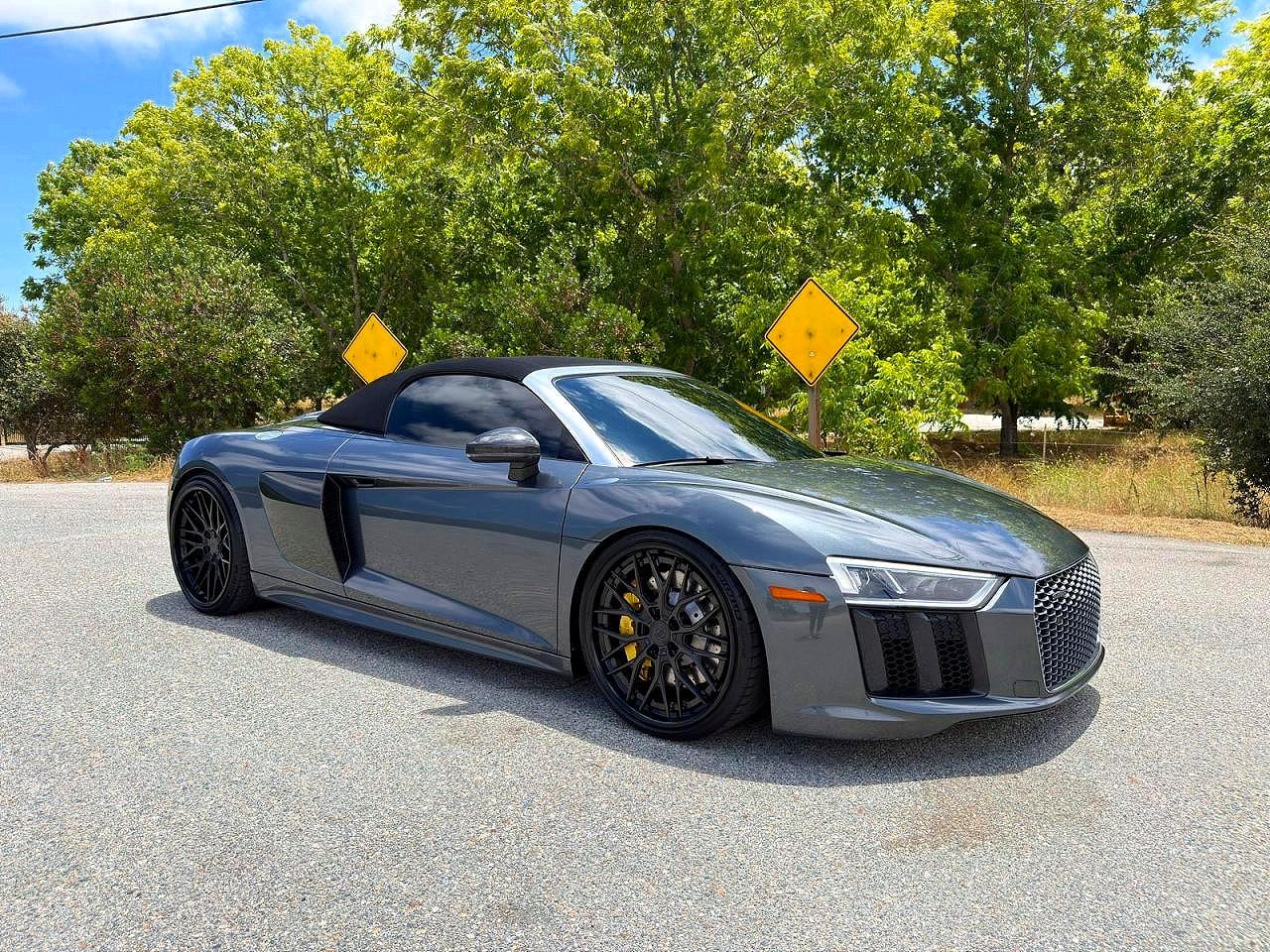 2017 AUDI R8 V10