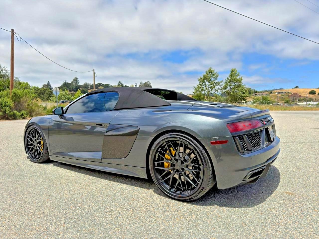 2017 AUDI R8 V10
