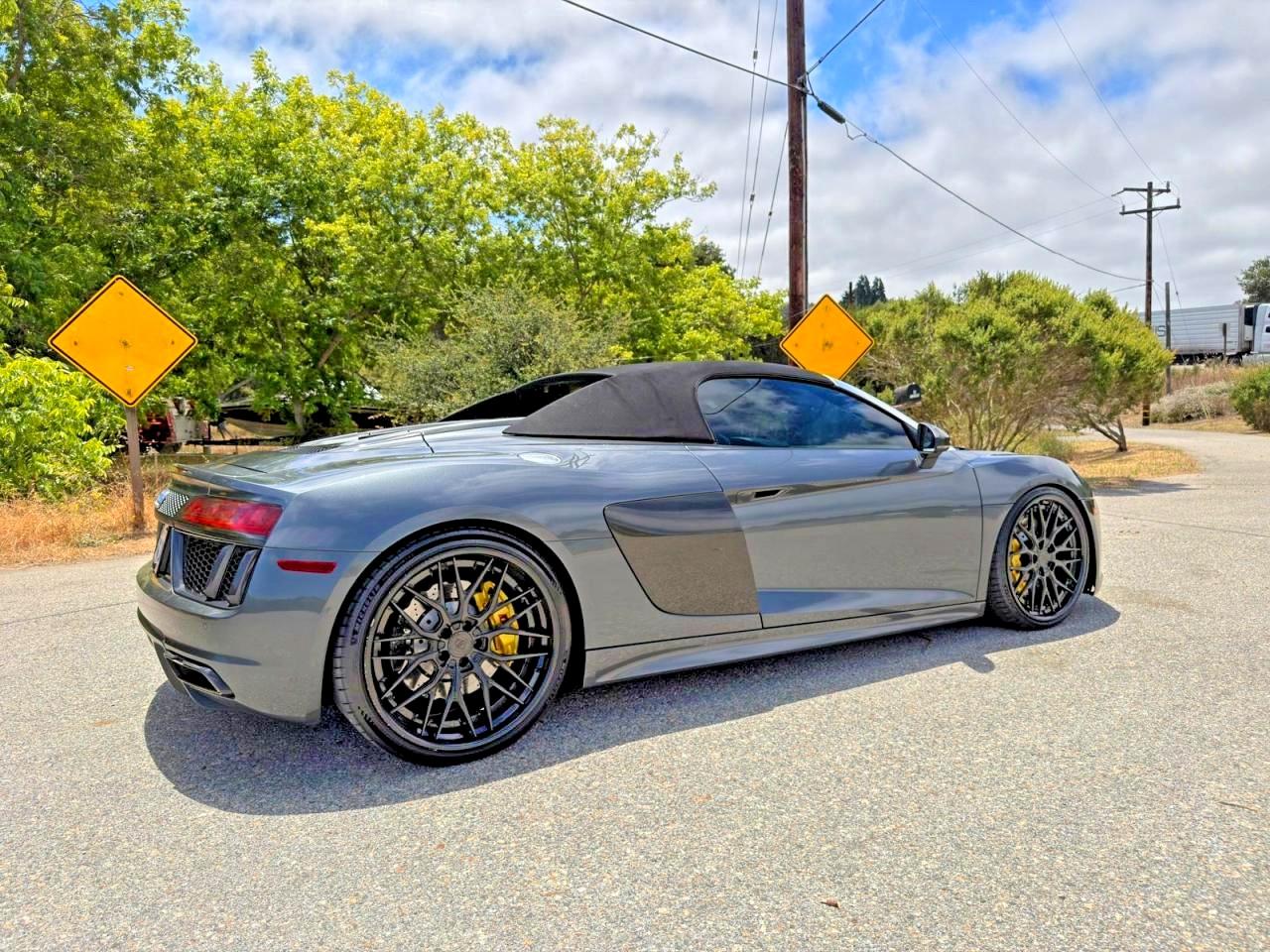 2017 AUDI R8 V10