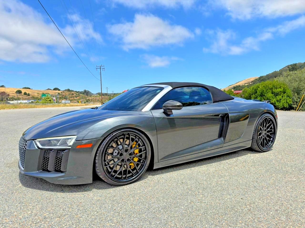 2017 AUDI R8 V10
