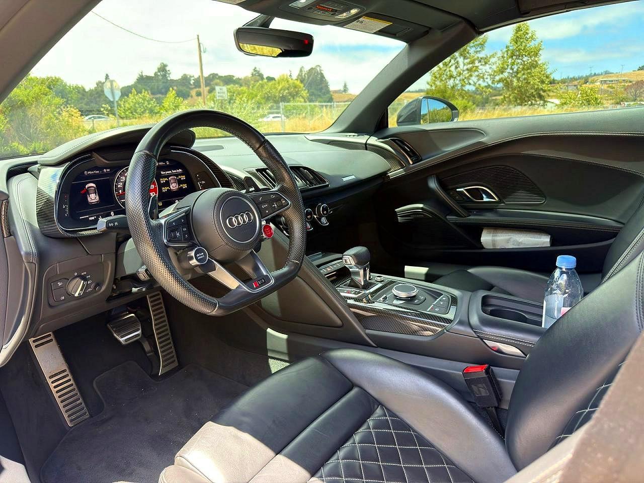 2017 AUDI R8 V10