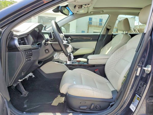 2017 KIA CADENZA