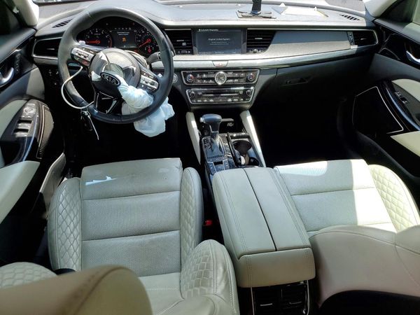 2017 KIA CADENZA