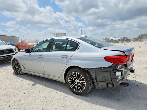 2019 BMW 530