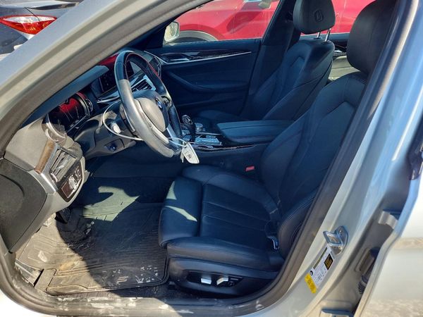2019 BMW 530
