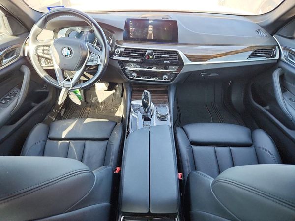 2019 BMW 530